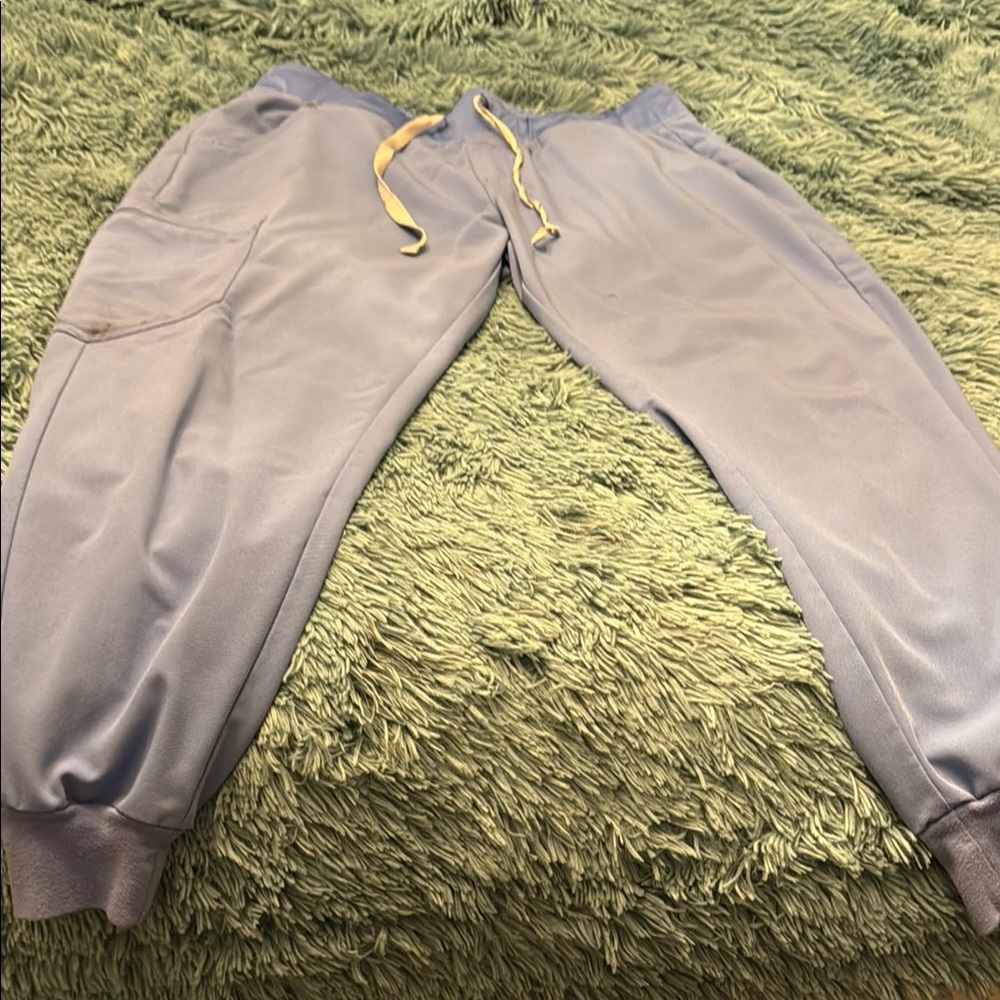 Figs Women’s light blue large petite scrub Jogger Pants